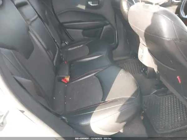 3C4NJDDB9KT775862 2019 JEEP COMPASS - Image 8
