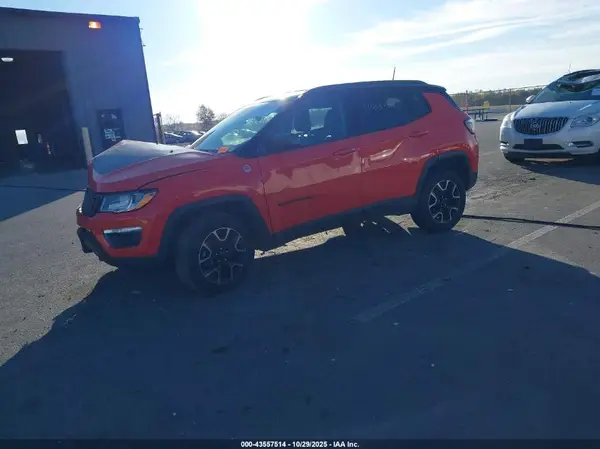 3C4NJDDB9KT780589 2019 JEEP COMPASS - Image 2