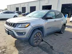 3C4NJDDB9KT785565 2019 JEEP COMPASS