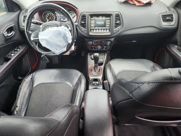 3C4NJDDB9KT795884 2019 JEEP COMPASS - Image 8