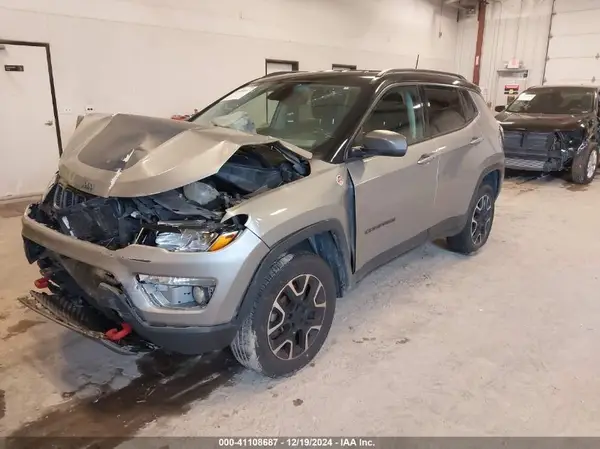 3C4NJDDB9KT795982 2019 JEEP COMPASS - Image 2