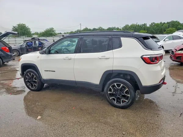 3C4NJDDB9KT821836 2019 JEEP COMPASS - Image 2