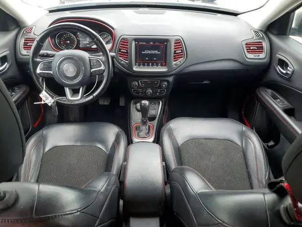 3C4NJDDB9KT821836 2019 JEEP COMPASS - Image 8