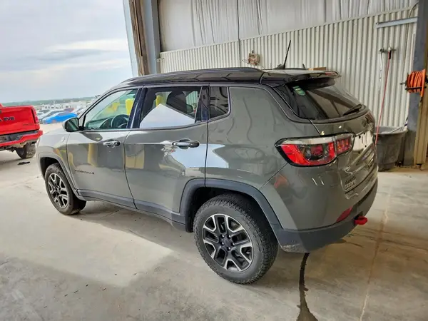 3C4NJDDB9KT828978 2019 JEEP COMPASS - Image 2