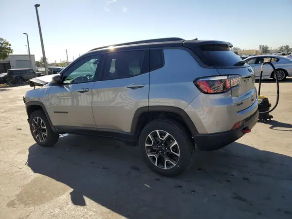 3C4NJDDB9LT106573 2020 JEEP COMPASS - Image 2