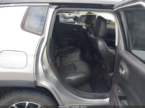 3C4NJDDB9LT106721 2020 JEEP COMPASS - Image 8