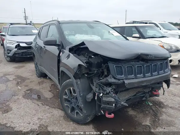 3C4NJDDB9LT111739 2020 JEEP COMPASS - Image 1