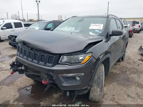 3C4NJDDB9LT111739 2020 JEEP COMPASS - Image 2