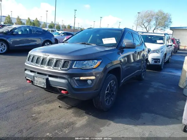 3C4NJDDB9LT111997 2020 JEEP COMPASS - Image 2