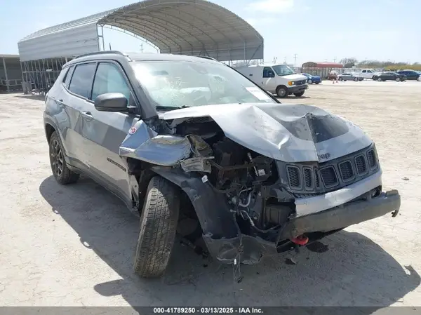 3C4NJDDB9MT527131 2021 JEEP COMPASS - Image 1