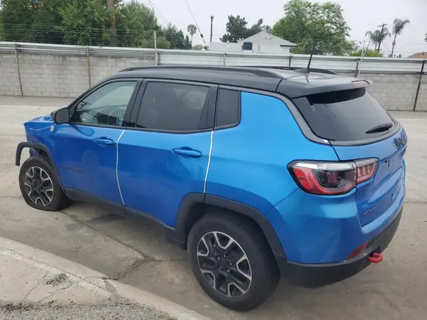 3C4NJDDB9MT556516 2021 JEEP COMPASS - Image 2