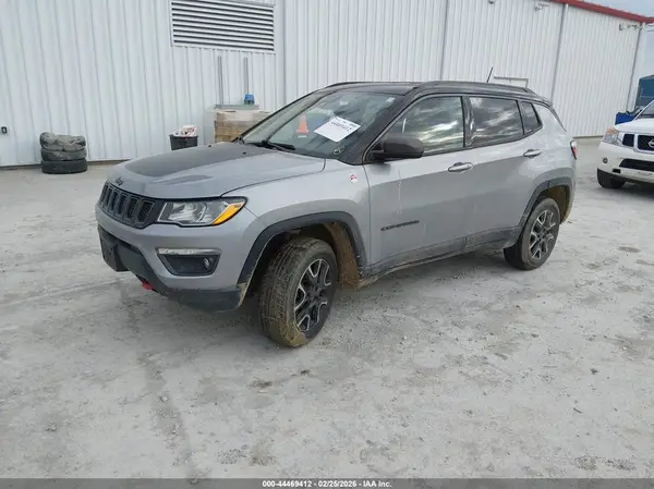 3C4NJDDB9MT565278 2021 JEEP COMPASS - Image 2