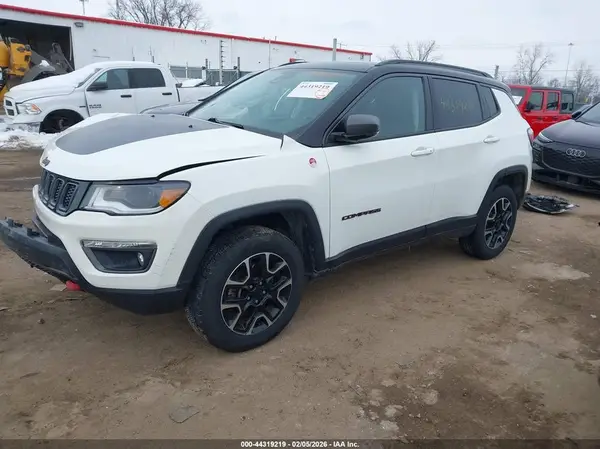 3C4NJDDB9MT579505 2021 JEEP COMPASS - Image 2