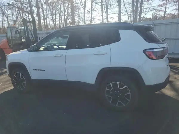 3C4NJDDB9MT589337 2021 JEEP COMPASS - Image 2