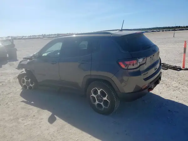 3C4NJDDB9NT156778 2022 JEEP COMPASS - Image 2