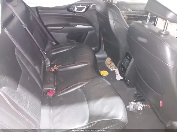 3C4NJDDB9NT157896 2022 JEEP COMPASS - Image 8