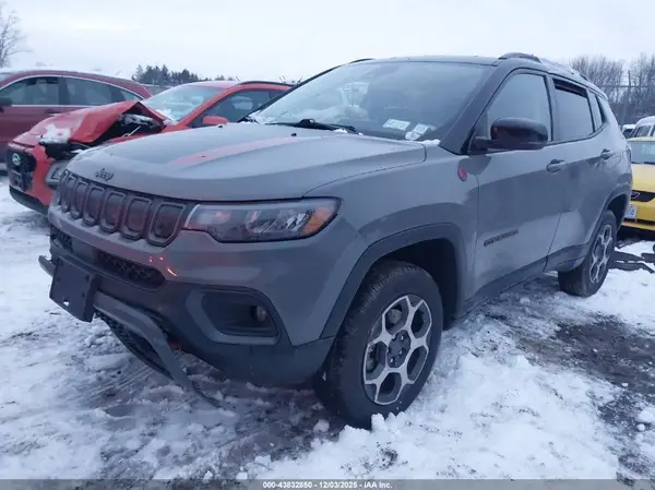 3C4NJDDB9NT203694 2022 JEEP COMPASS - Image 2