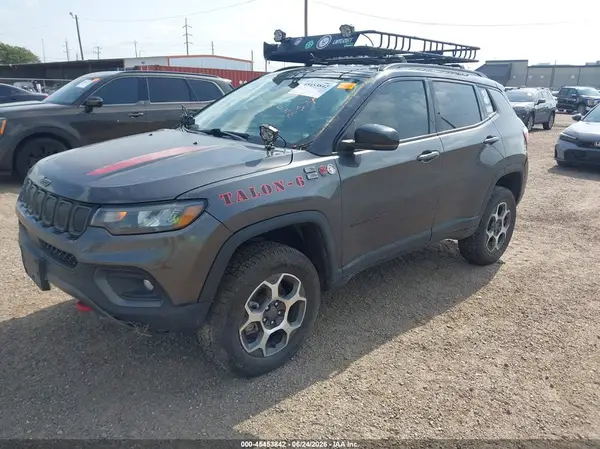3C4NJDDB9NT208975 2022 JEEP COMPASS - Image 2