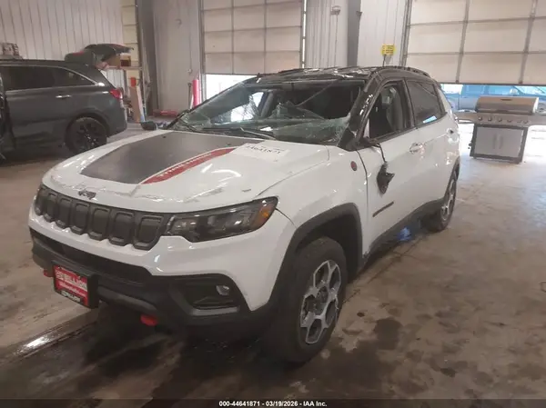 3C4NJDDB9NT210399 2022 JEEP COMPASS - Image 2