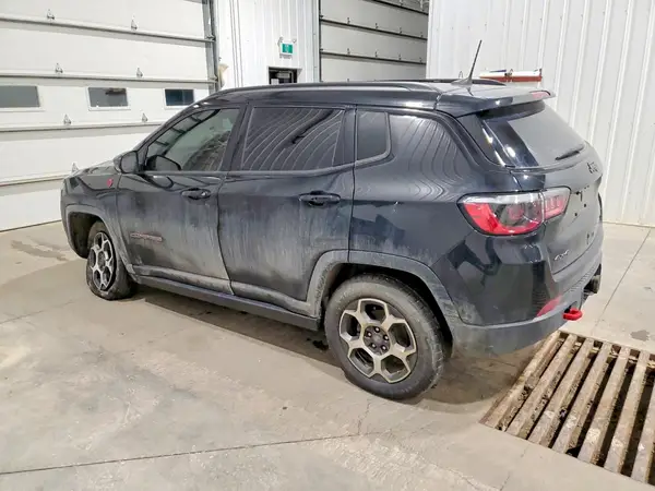 3C4NJDDB9NT214680 2022 JEEP COMPASS - Image 2