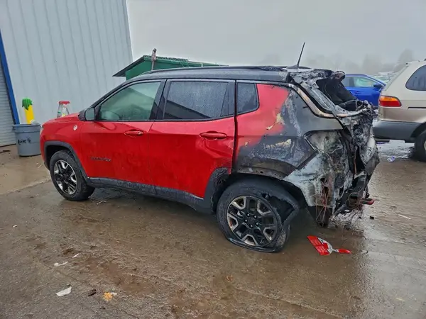 3C4NJDDBXHT607396 2017 JEEP COMPASS - Image 2