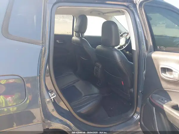 3C4NJDDBXHT636302 2017 JEEP COMPASS - Image 8