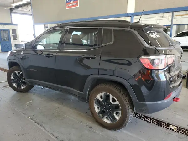3C4NJDDBXHT647011 2017 JEEP COMPASS - Image 2