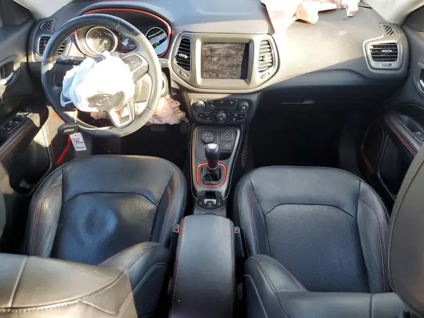 3C4NJDDBXHT657750 2017 JEEP COMPASS - Image 8