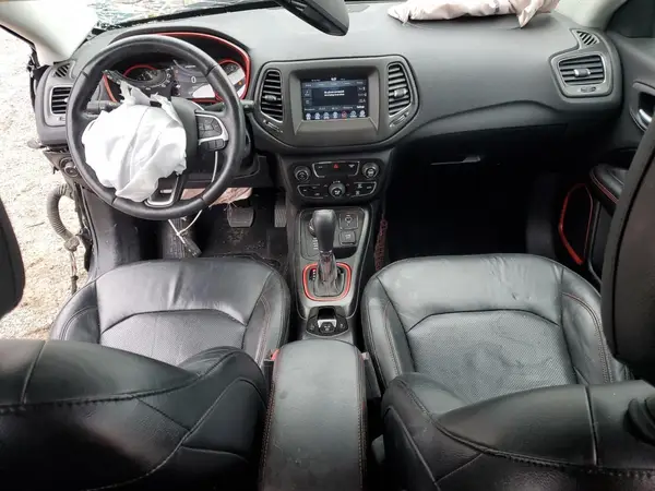 3C4NJDDBXHT688190 2017 JEEP COMPASS - Image 8