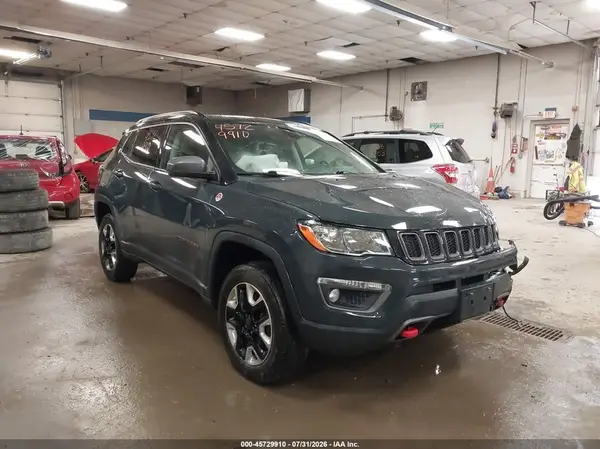 3C4NJDDBXJT129146 2018 JEEP COMPASS - Image 1
