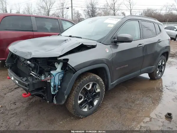 3C4NJDDBXJT129471 2018 JEEP COMPASS - Image 2