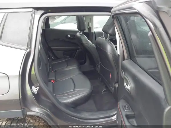 3C4NJDDBXJT129471 2018 JEEP COMPASS - Image 8