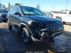 3C4NJDDBXJT130569 2018 JEEP COMPASS