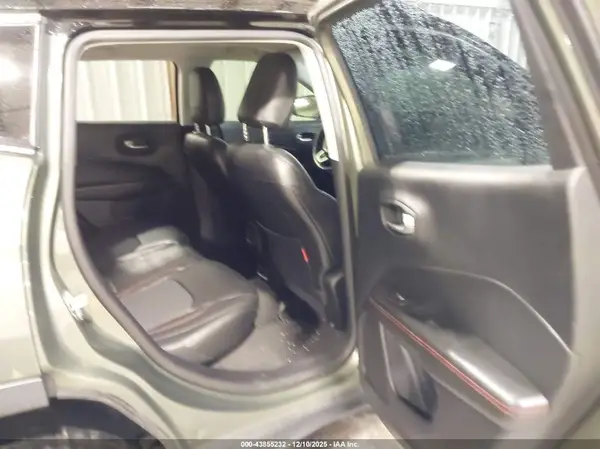 3C4NJDDBXJT134363 2018 JEEP COMPASS - Image 8