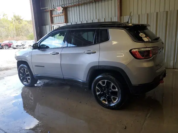 3C4NJDDBXJT140700 2018 JEEP COMPASS - Image 2