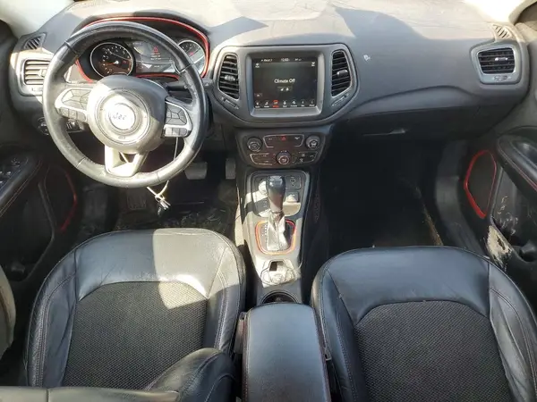3C4NJDDBXJT144424 2018 JEEP COMPASS - Image 8