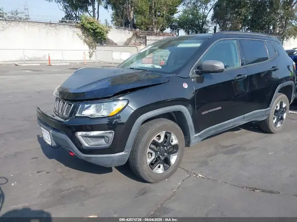 3C4NJDDBXJT146013 2018 JEEP COMPASS - Image 2