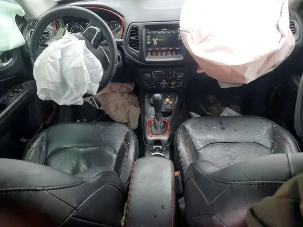 3C4NJDDBXJT150739 2018 JEEP COMPASS - Image 8