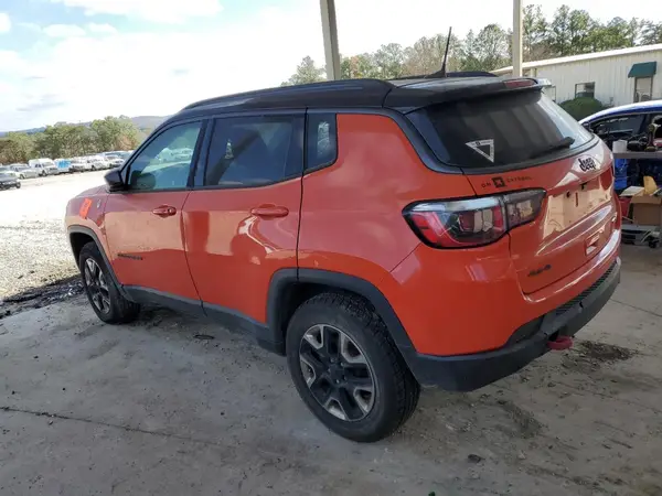 3C4NJDDBXJT151163 2018 JEEP COMPASS - Image 2