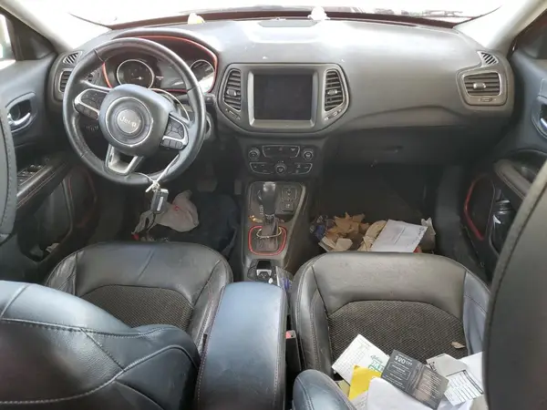 3C4NJDDBXJT151163 2018 JEEP COMPASS - Image 8