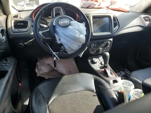 3C4NJDDBXJT169243 2018 JEEP COMPASS - Image 8