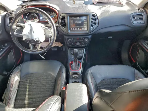 3C4NJDDBXJT174619 2018 JEEP COMPASS - Image 8