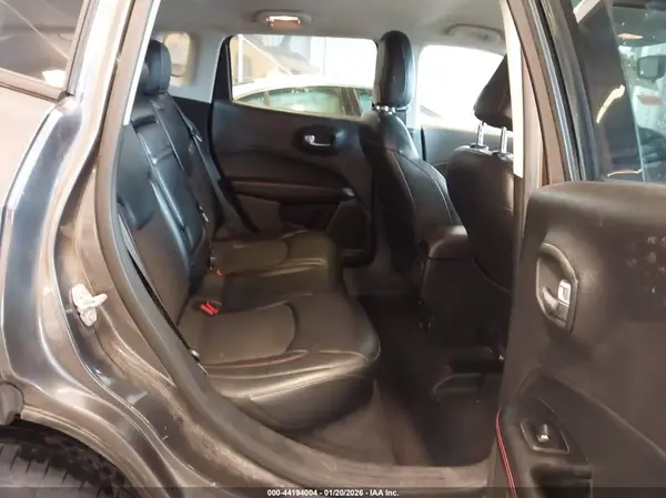 3C4NJDDBXJT174880 2018 JEEP COMPASS - Image 8