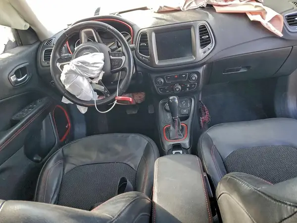 3C4NJDDBXJT180260 2018 JEEP COMPASS - Image 8