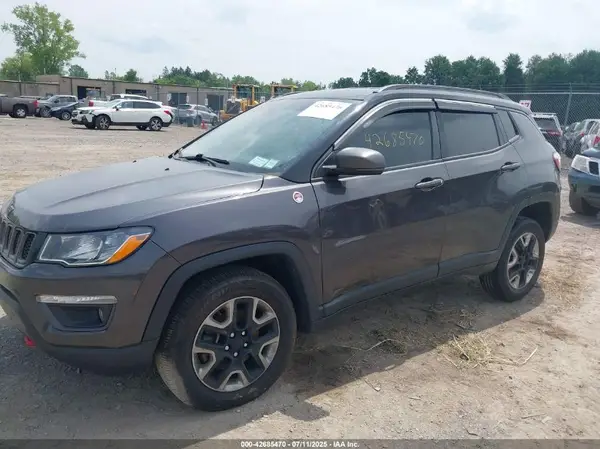 3C4NJDDBXJT198919 2018 JEEP COMPASS - Image 2