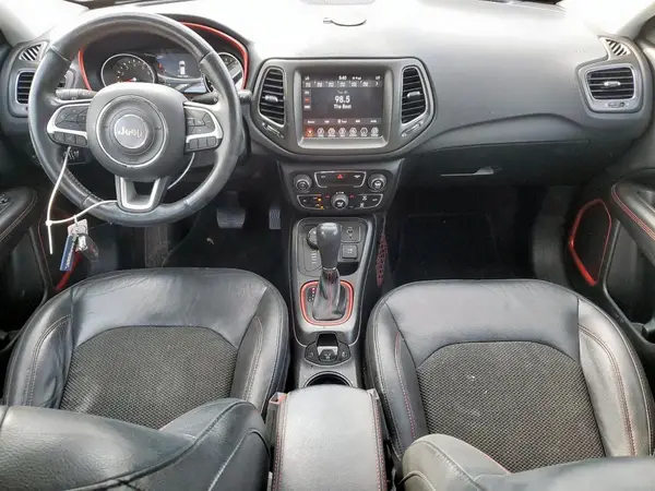 3C4NJDDBXJT207411 2018 JEEP COMPASS - Image 8