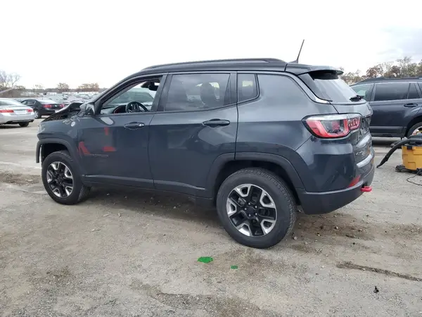 3C4NJDDBXJT207425 2018 JEEP COMPASS - Image 2