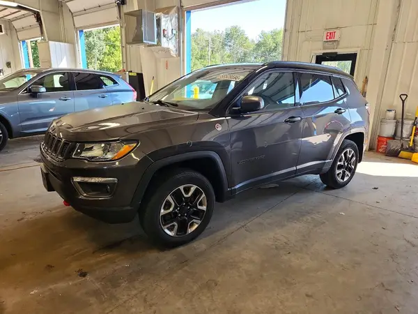 3C4NJDDBXJT210471 2018 JEEP COMPASS - Image 1