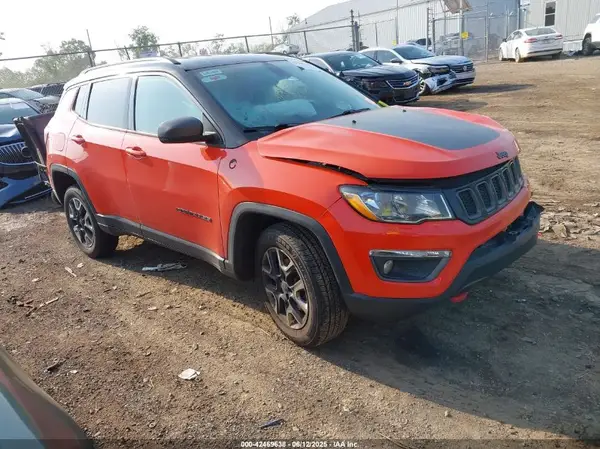 3C4NJDDBXJT212723 2018 JEEP COMPASS - Image 1