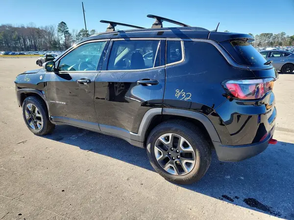 3C4NJDDBXJT231479 2018 JEEP COMPASS - Image 2